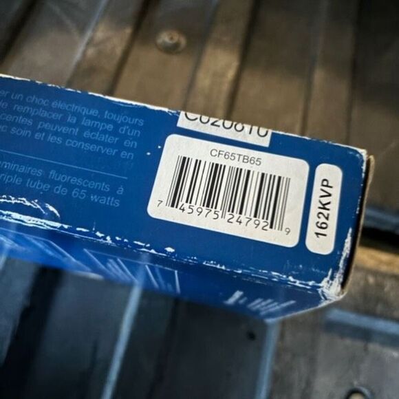 Lithonia Lighting Triple Compact Fluorescent CF65TB65 T-4 Bulb *New* - Picture 3 of 4